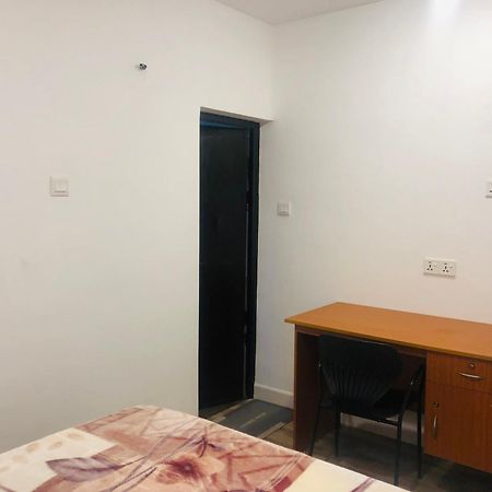 Hotel R21 Nuwara Eliya Esterno foto