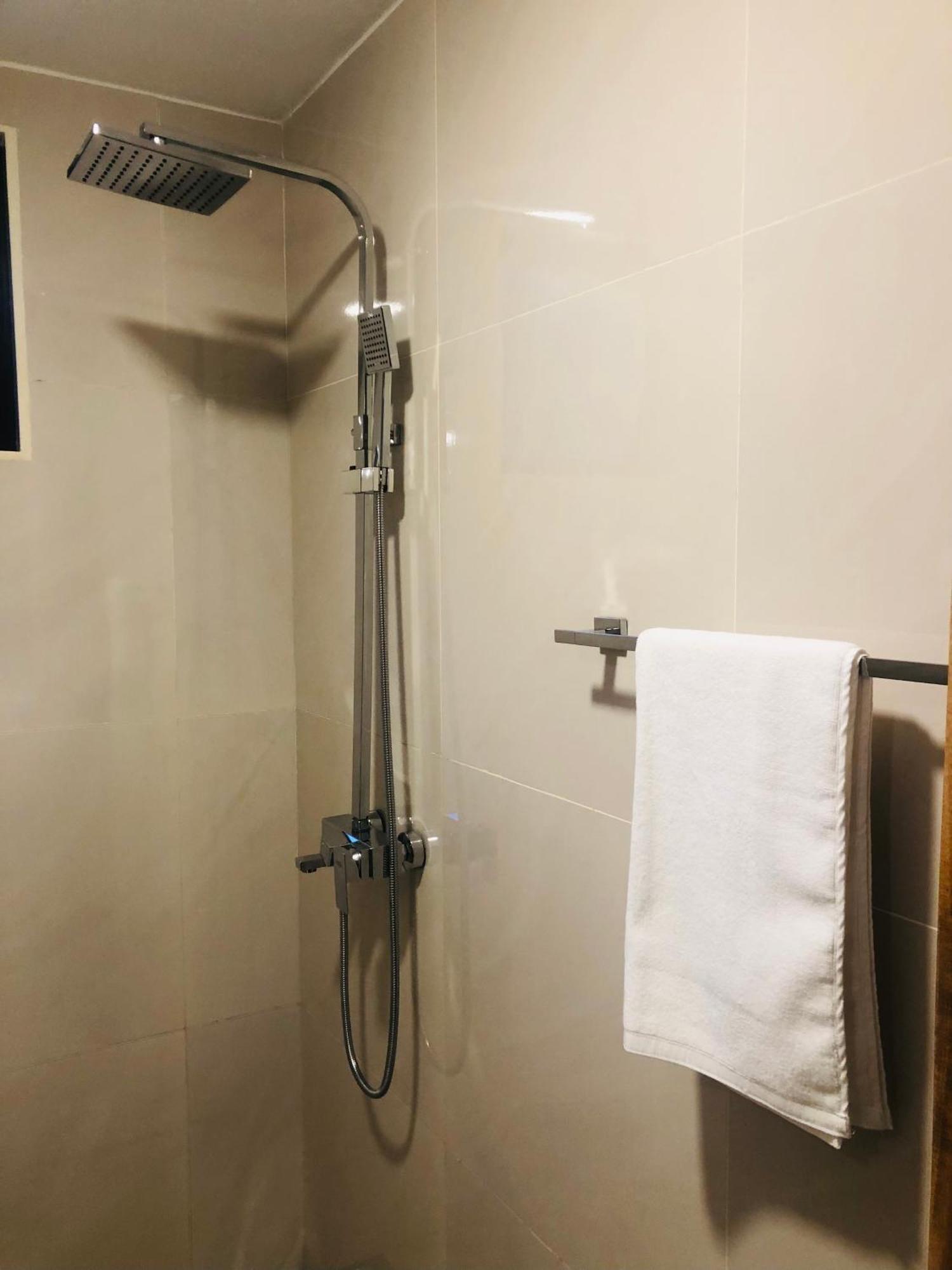 Hotel R21 Nuwara Eliya Esterno foto
