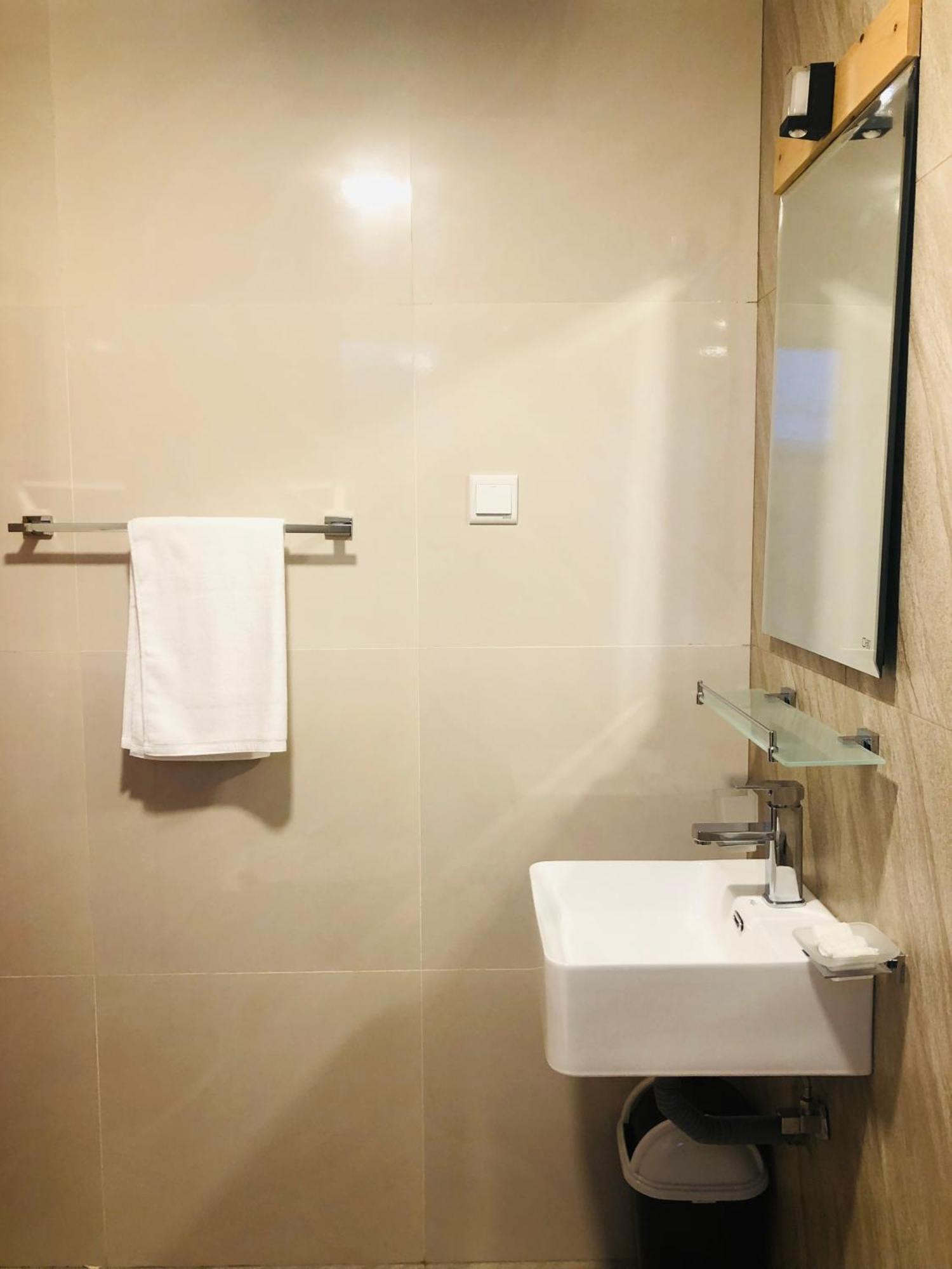 Hotel R21 Nuwara Eliya Esterno foto