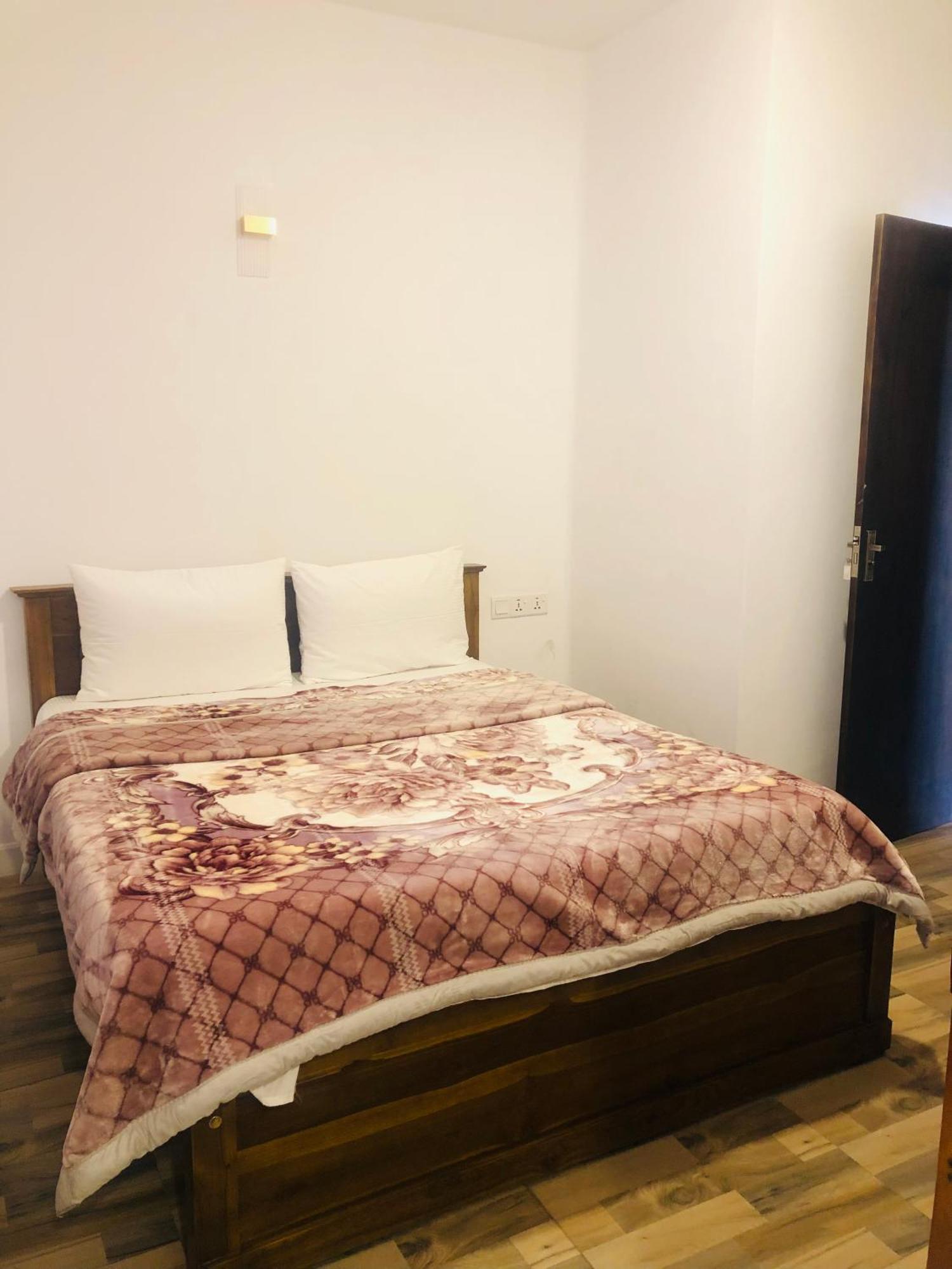 Hotel R21 Nuwara Eliya Esterno foto